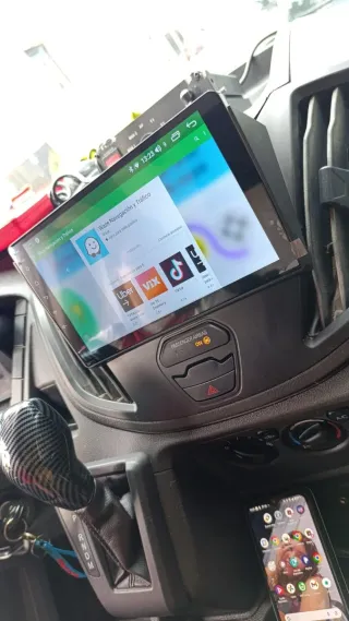 Rádio Ford Transit Android 14 com Carplay sem fios