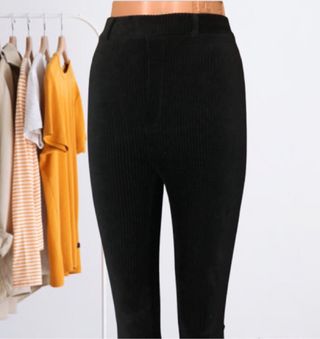 Pantalón Stradivarius acampanados