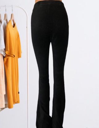 Pantalón Stradivarius acampanados