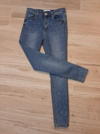 Pantalón Vaquero Perlas Talla M. Stradivarius