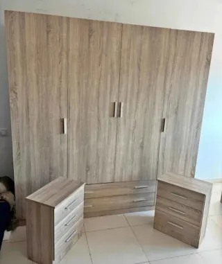 Armarios y cómodas de madera
