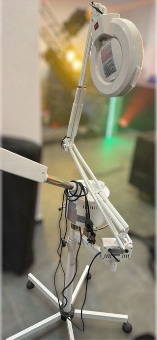 Vaporizador Facial con Lámpara LED y lupa