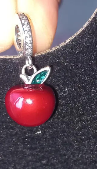 Charm Manzana Plata
