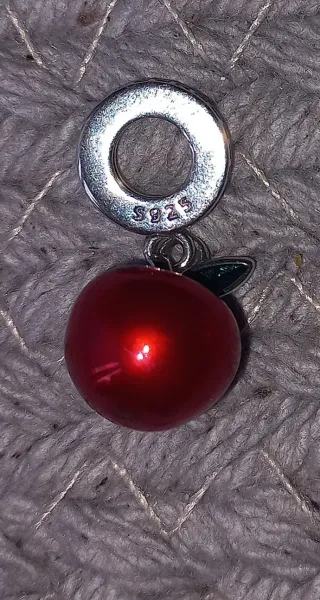 Charm Manzana Plata