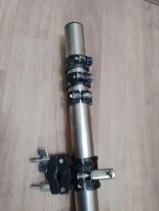 Barra rack percusión con abrazaderas