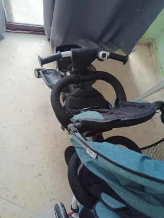 Triciclo doble para gemelos