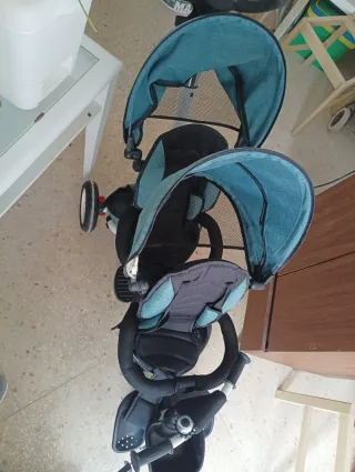 Triciclo doble para gemelos