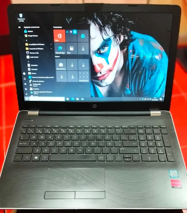 HP i5-8250U 16GB RAM SSD 256GB y HDD 1TB