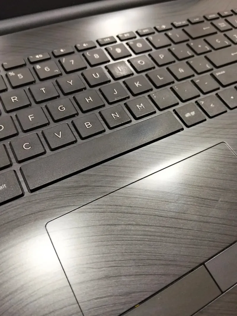 HP i5-8250U 16GB RAM SSD 256GB y HDD 1TB afbeelding 3