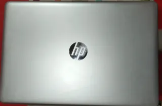 HP i5-8250U 16GB RAM SSD 256GB y HDD 1TB