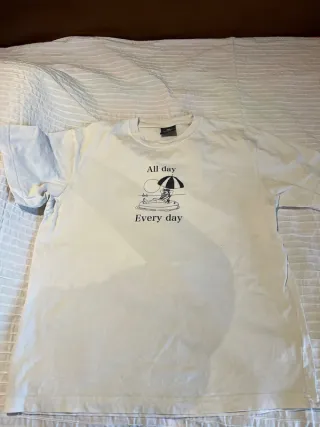 Camiseta blanca con estampado de Pull&Bear