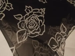 VESTIDO MIDI DE LA MARCA LULU H PARIS