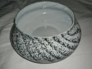 Ciotola decorativa in ceramica