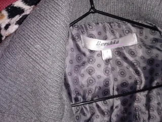 Chaqueta Bershka gris hombre