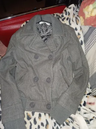Chaqueta Bershka gris hombre