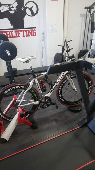 Bici carretera carbono Pinarello Bora
