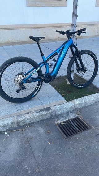 Bicicleta Cube Stereo Hybrid ONE44 Con extras!!!