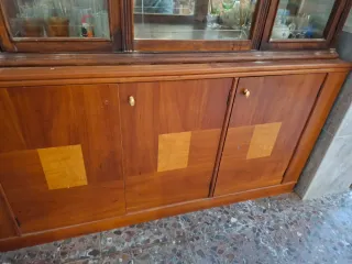 Cómoda 3 puertas madera noble