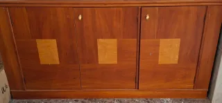 Cómoda 3 puertas madera noble