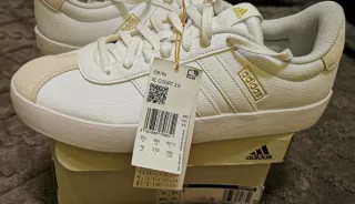 Zapatillas Adidas mujer sin estrenar.