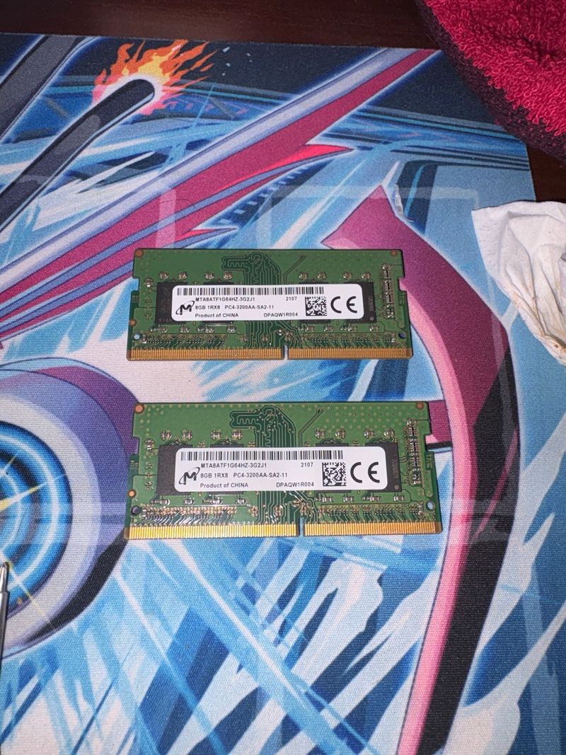 2x 8GB DDR4 3200MHz Módulos de RAM para laptop.