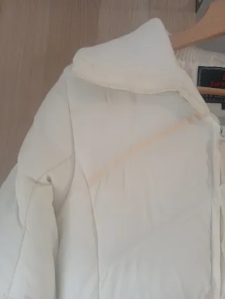 Cazadora acolchada blanca