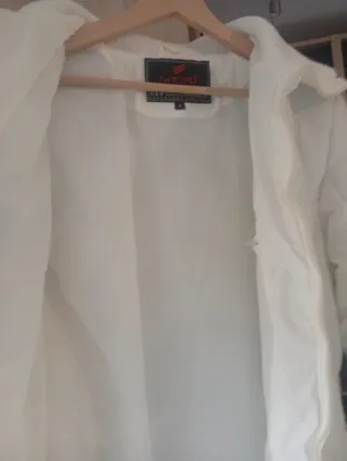 Cazadora acolchada blanca