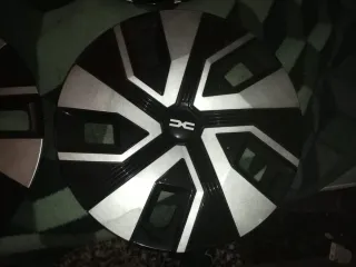 Tapacubos Dacia Sandero Original 1 unidad 16 pulga