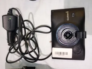 GPS Garmin Drive 5 con cargador