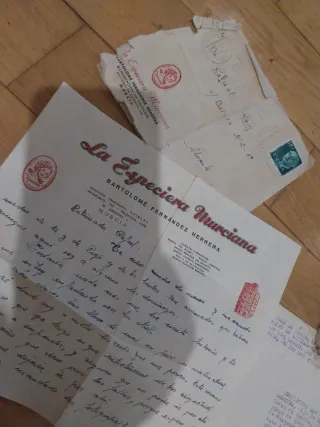 Documentos antiguos foto militar Murcia especies