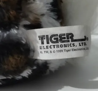 Furby 1998 Snow Leopard, Español