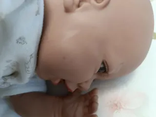 Bambola realistica Arias