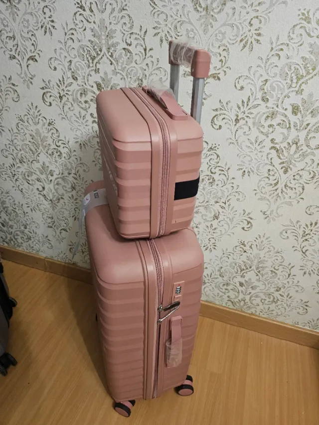 Maleta de viaje Ryan rosa + bolso