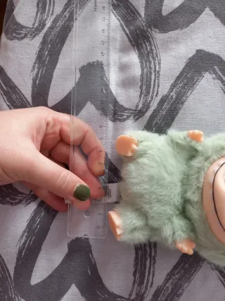 Labubu verde peluche