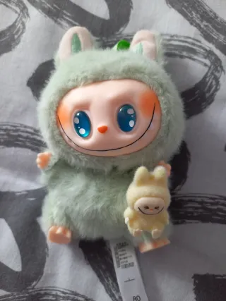 Labubu verde peluche