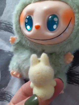 Labubu verde peluche