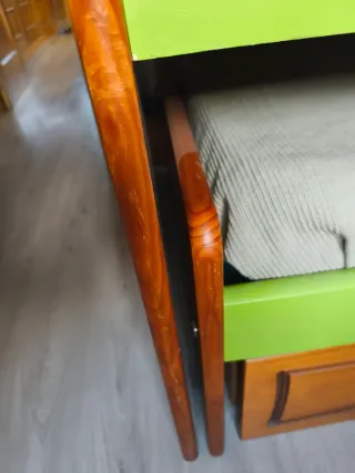 Cama nido madera marrón-verde y sinfonier a juego