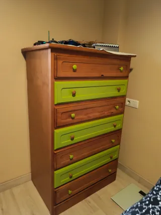 Cama nido madera marrón-verde y sinfonier a juego