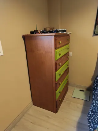 Cama nido madera marrón-verde y sinfonier a juego