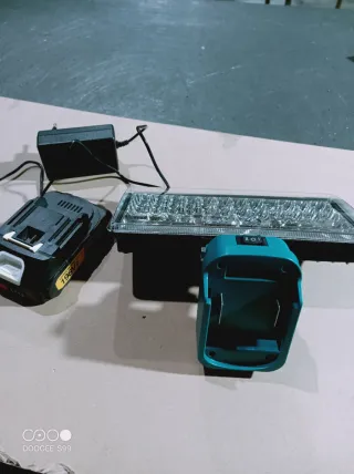 Foco LED Linterna Batería Cargador Makita 18v