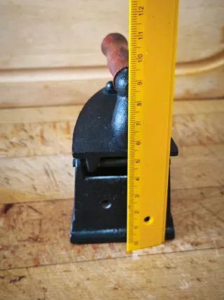 Plancha antigua de hierro fundido