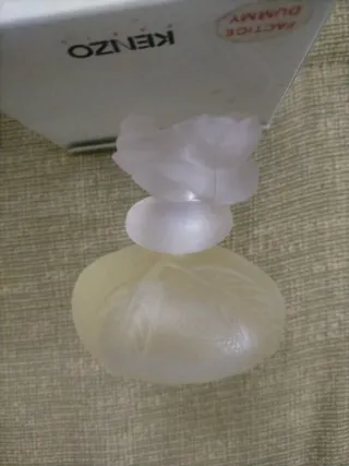 Bottiglia factice Kenzo vintage a forma di fiore