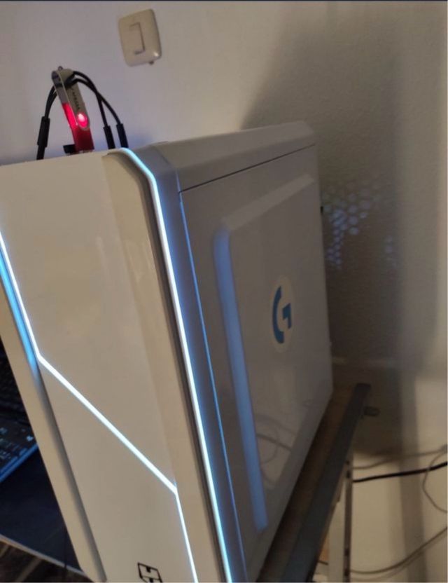 PC Ordenador Gaming Blanco con LEDS