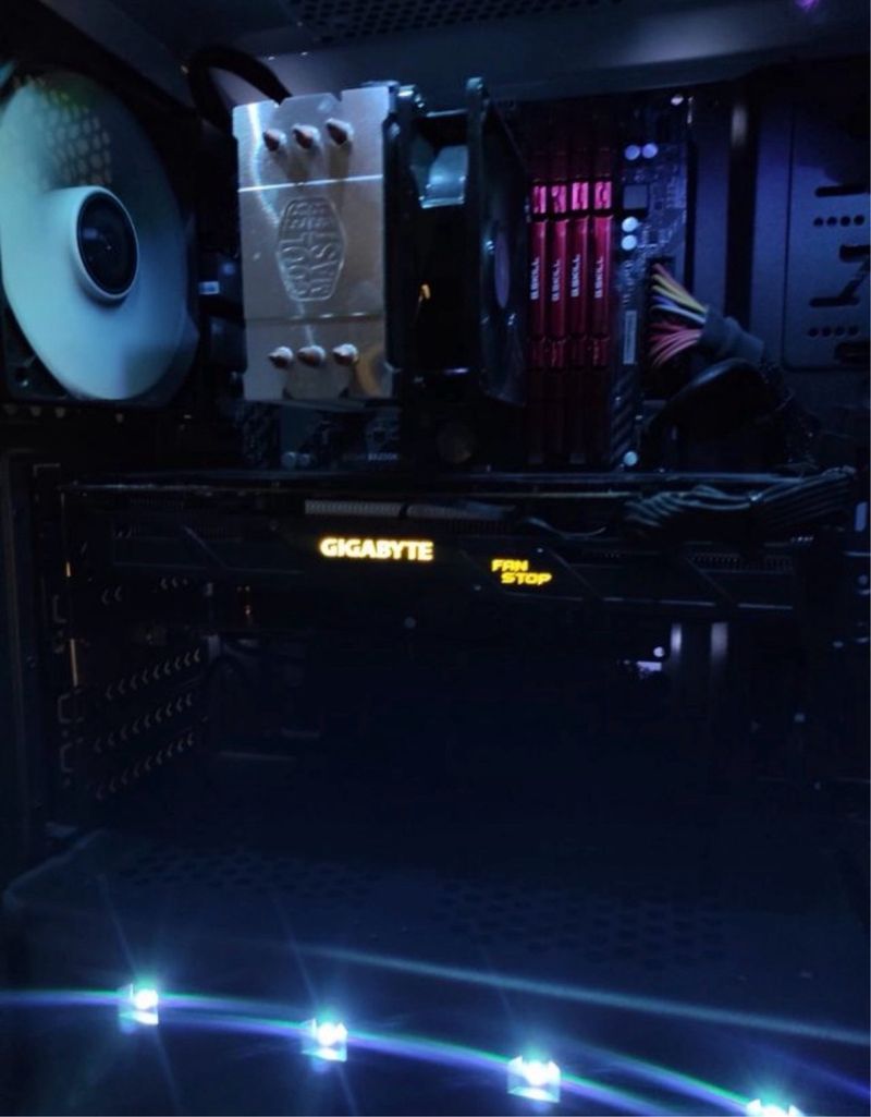 PC Ordenador Gaming Blanco con LEDS afbeelding 3