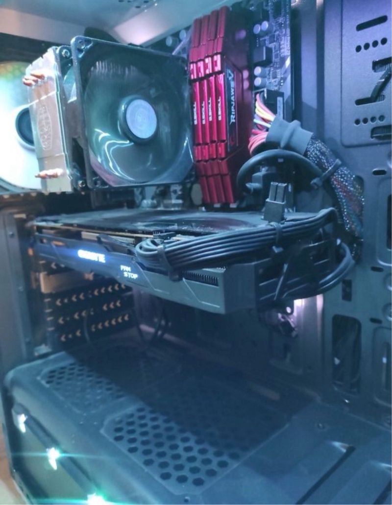 PC Ordenador Gaming Blanco con LEDS afbeelding 5