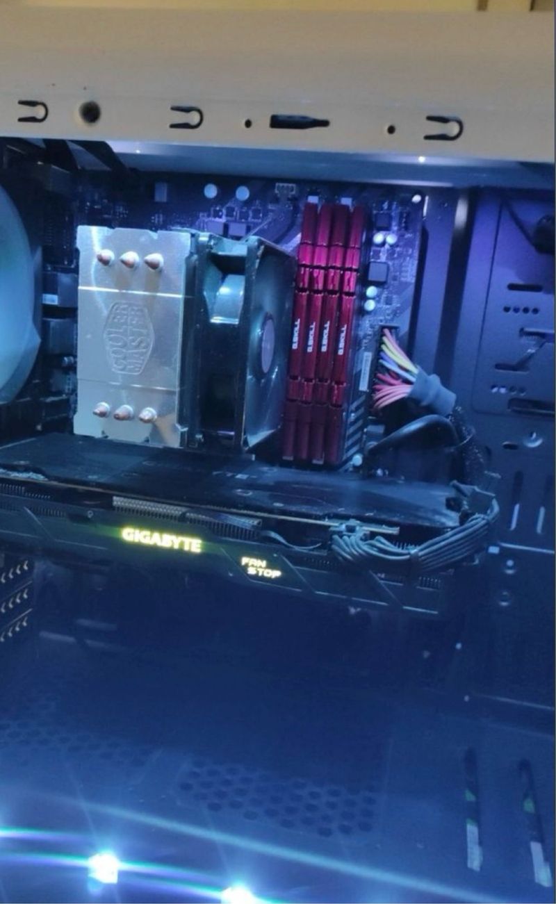PC Ordenador Gaming Blanco con LEDS afbeelding 6