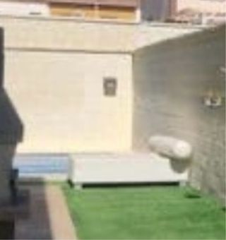 Lote: Escritorio y Sofá Terraza Madera