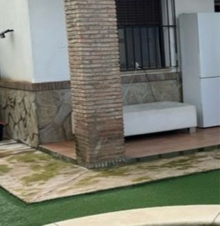 Lote: Escritorio y Sofá Terraza Madera