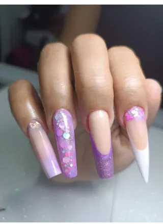 Uñas a domicilio calidad colombiana