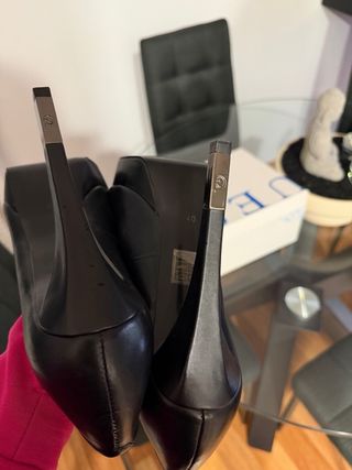 Zapatos de tacón Guess negros